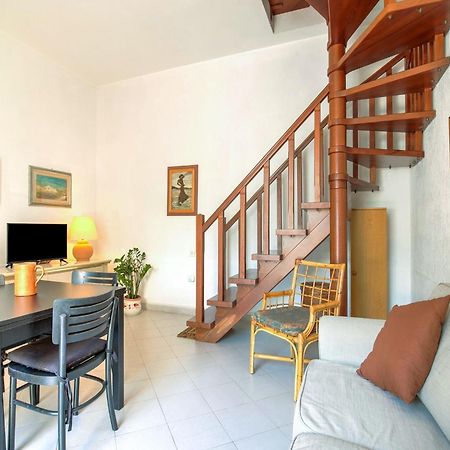 Elegant Apartment In San Vincenzo With A Sea View Zewnętrze zdjęcie