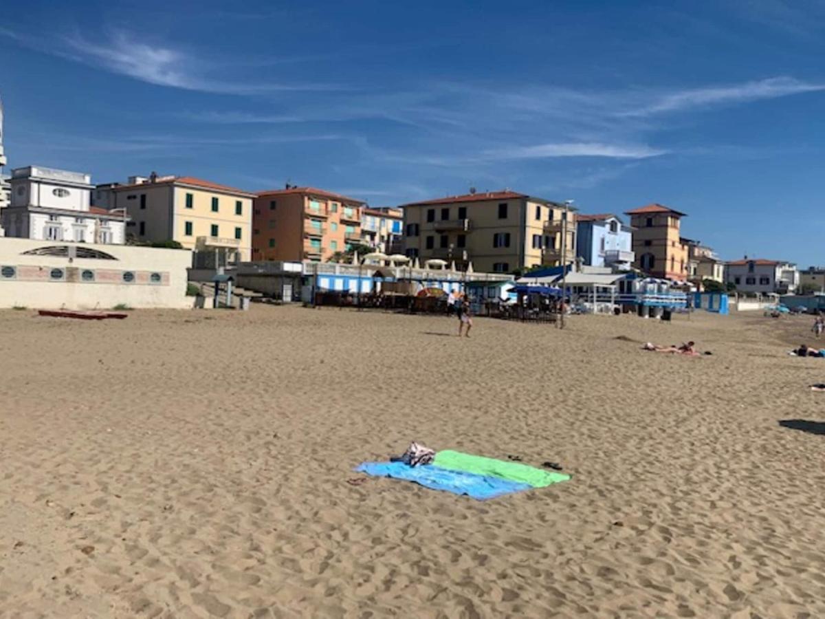 Elegant Apartment In San Vincenzo With A Sea View Zewnętrze zdjęcie