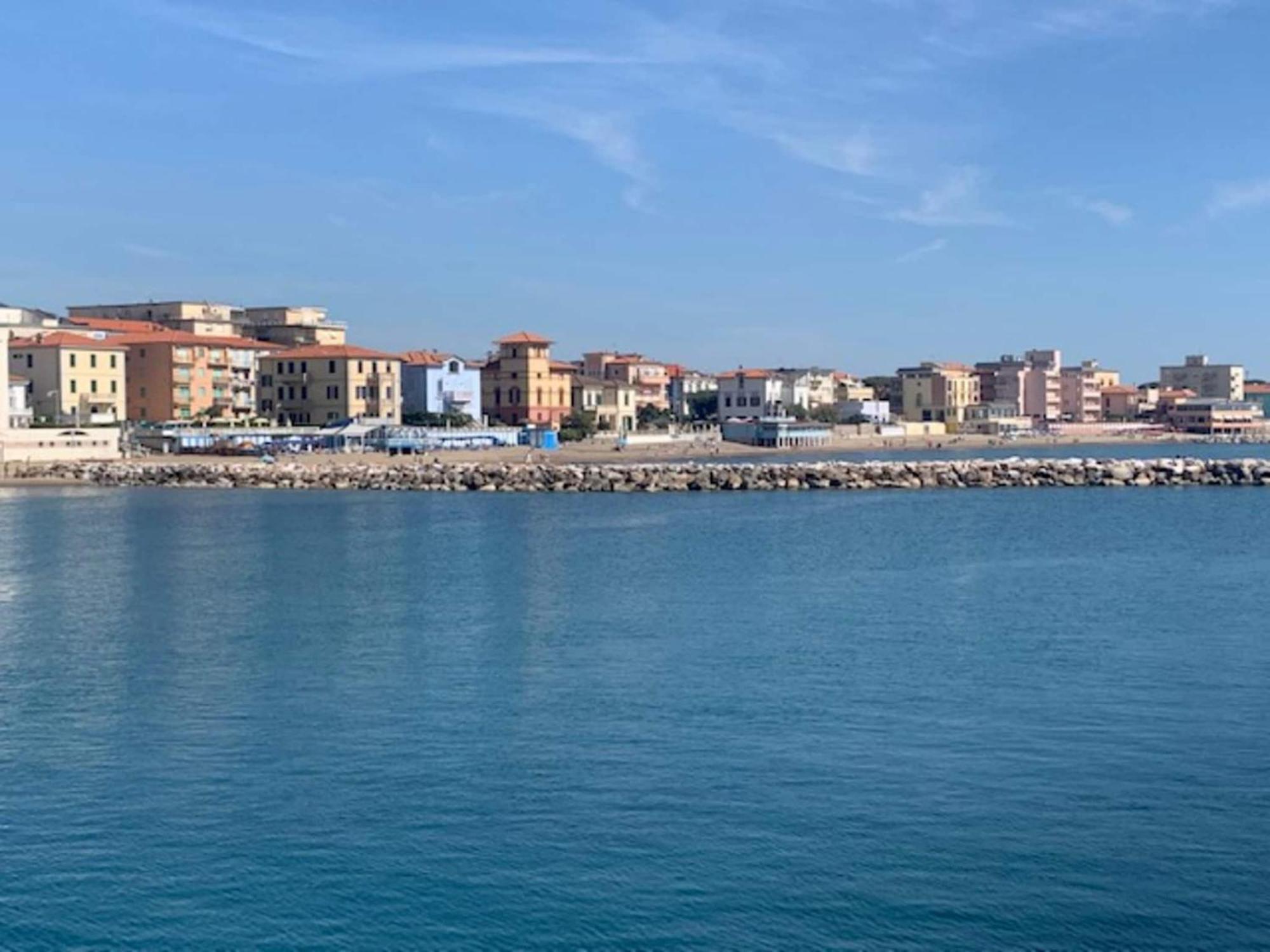 Elegant Apartment In San Vincenzo With A Sea View Zewnętrze zdjęcie