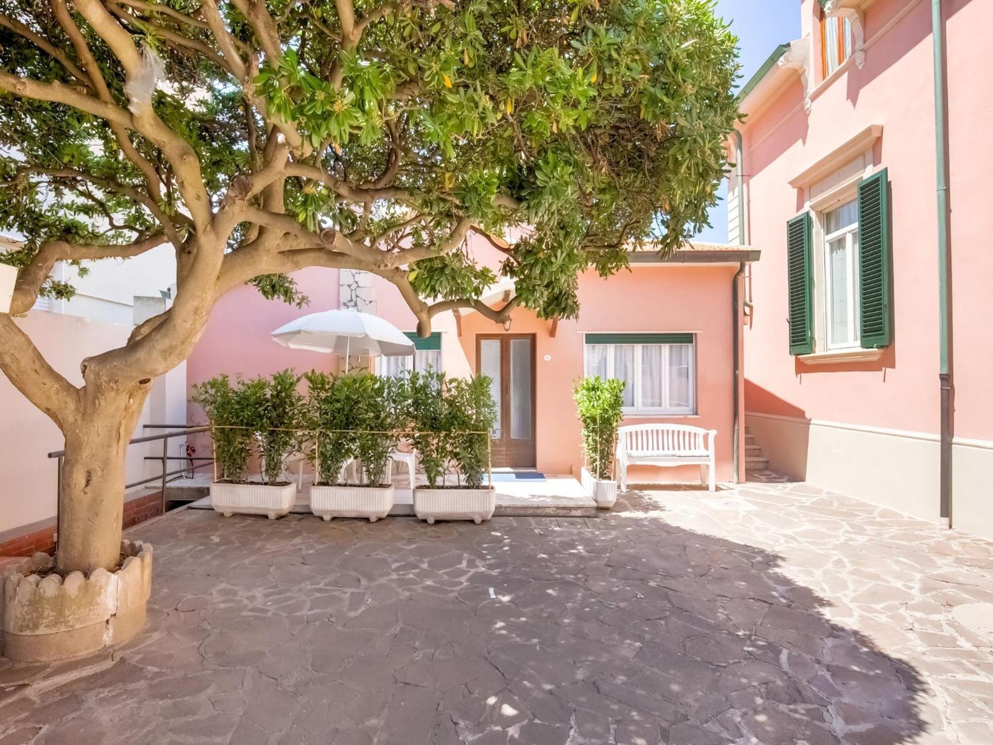 Elegant Apartment In San Vincenzo With A Sea View Zewnętrze zdjęcie